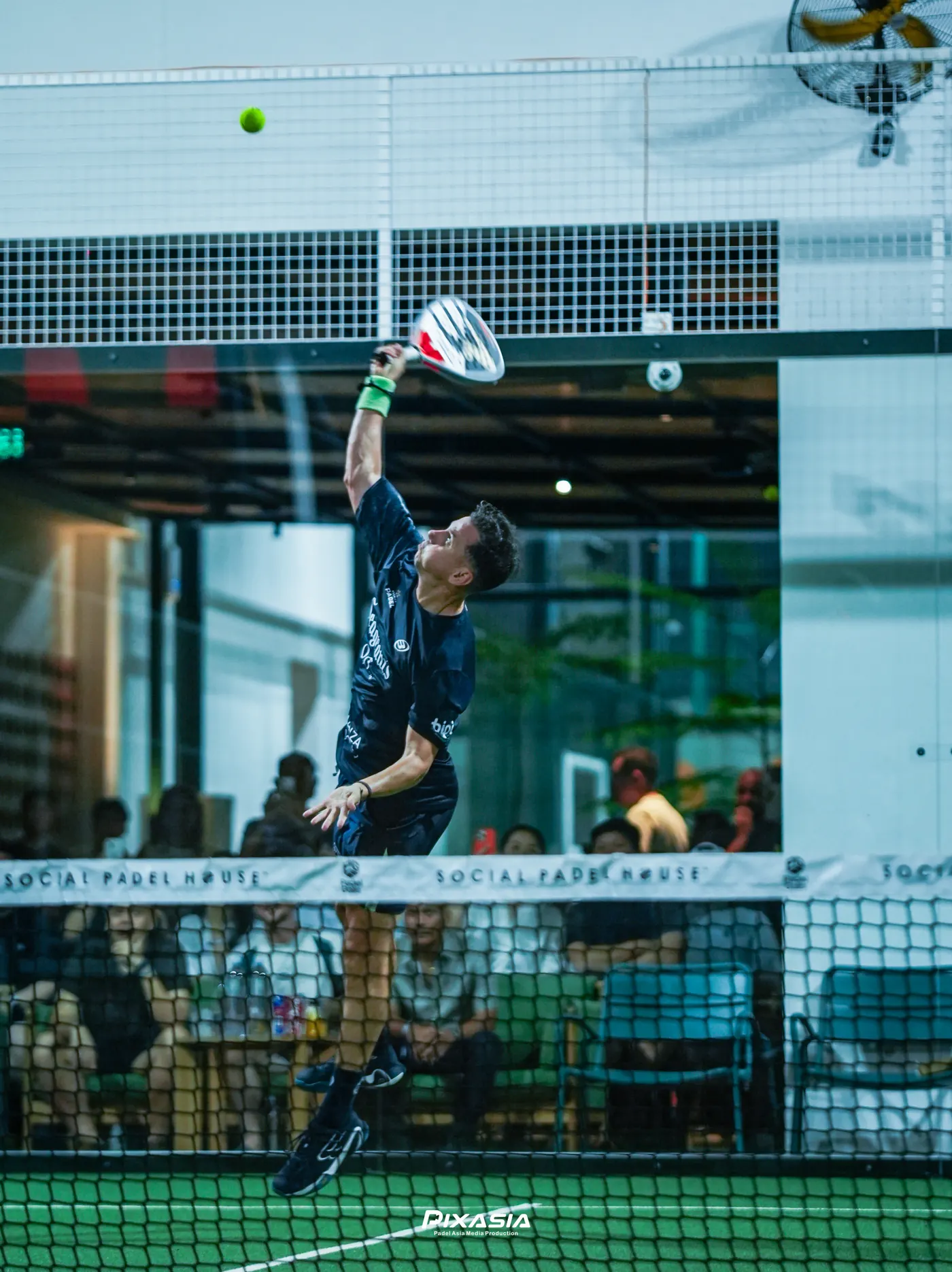 Momen pertandingan di dalam court